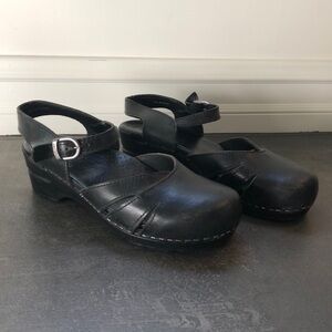 Classic Comfort Dansko Black Shoes